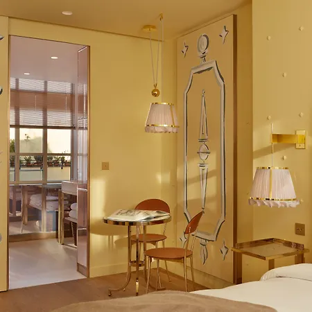 Hotel 9confidentiel 4*