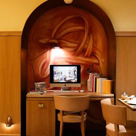 Hotell 9confidentiel 4*