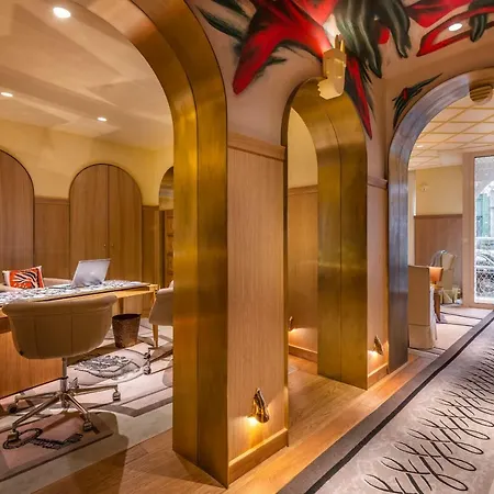 9confidentiel Hotel 4*