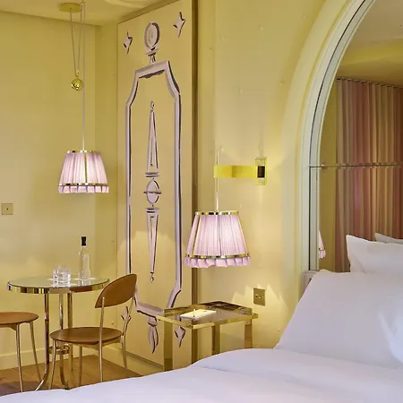 Hotel 9confidentiel 4*