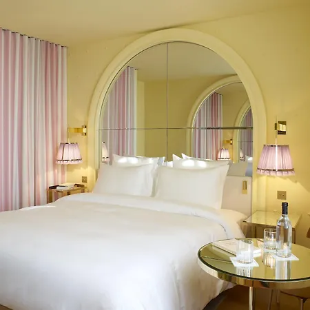 Hotel 9confidentiel 4*