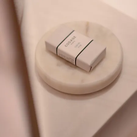 Hotel 9confidentiel 4*