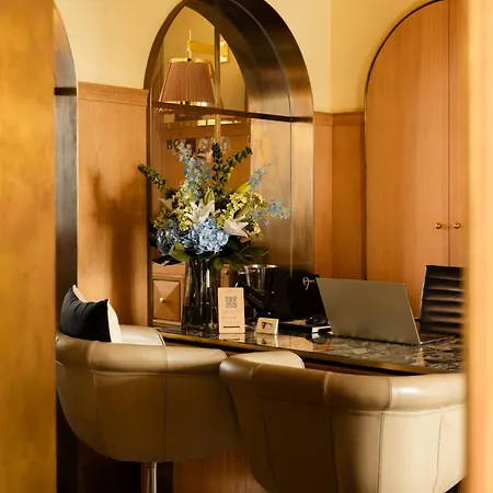 9confidentiel فندق 4*