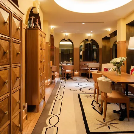 9confidentiel فندق 4*