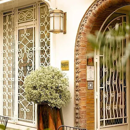 9confidentiel Otel 4*