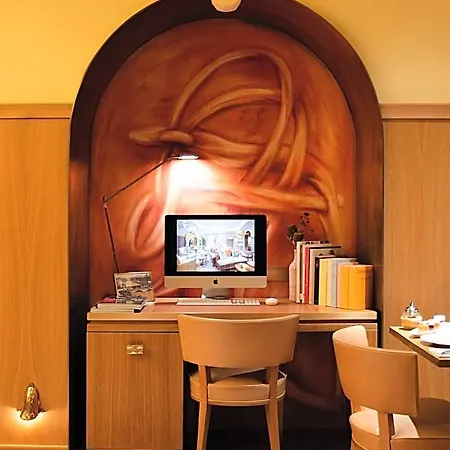 9confidentiel 4* Paris
