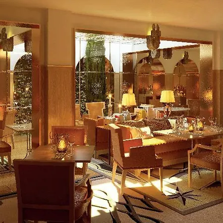 Hotel 9confidentiel 4*