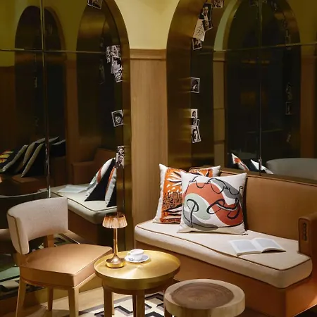 9confidentiel 4* Paris