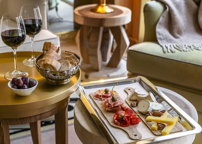 9confidentiel Otel 4*