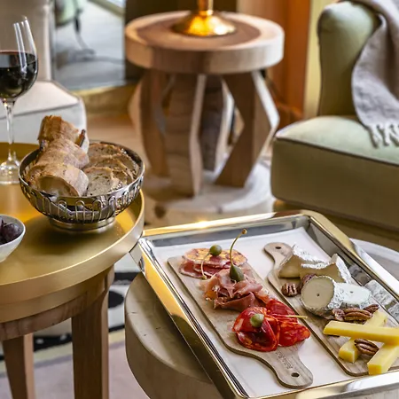 9confidentiel فندق 4*